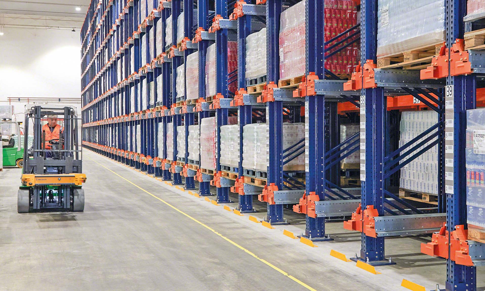 Mecalux España Soluciones de Almacenaje Mecalux.es